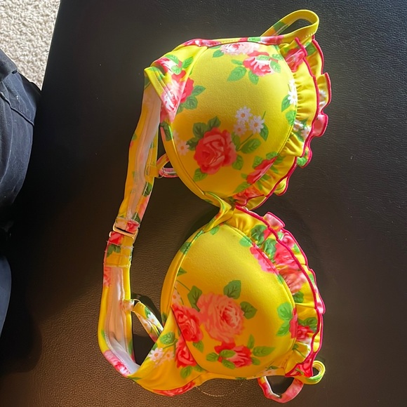 swimsuit top - Picture 1 of 2